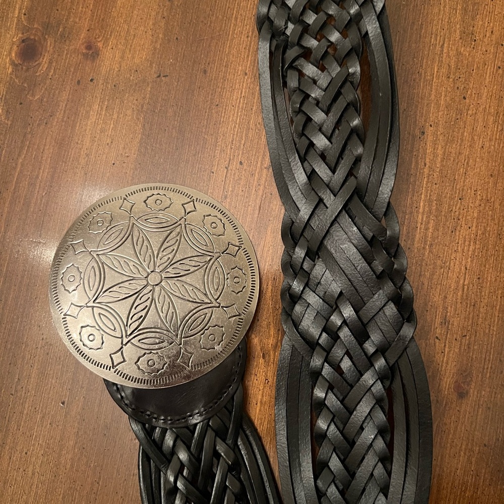 βοΈNew York & Company Black Braided Belt with Silver Buckle